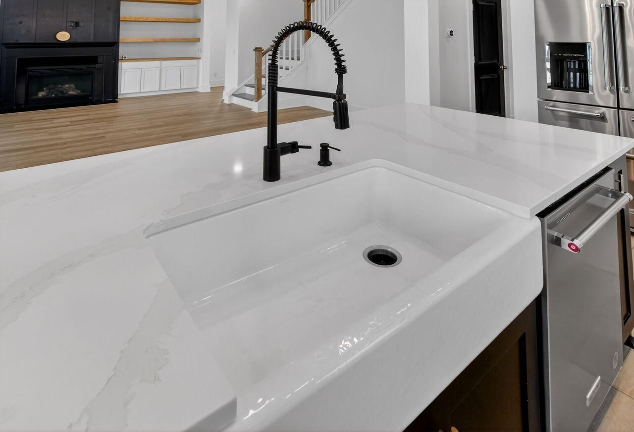 200 Symphony Avenue Photo 18