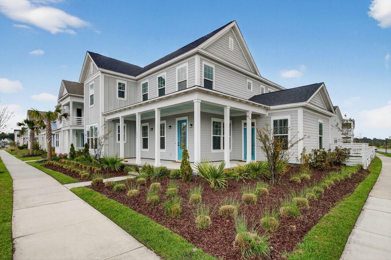 200 Symphony Avenue Photo 2