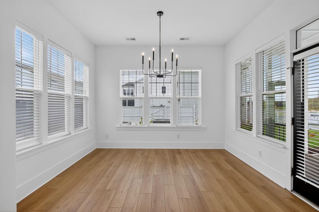 200 Symphony Avenue Photo 21