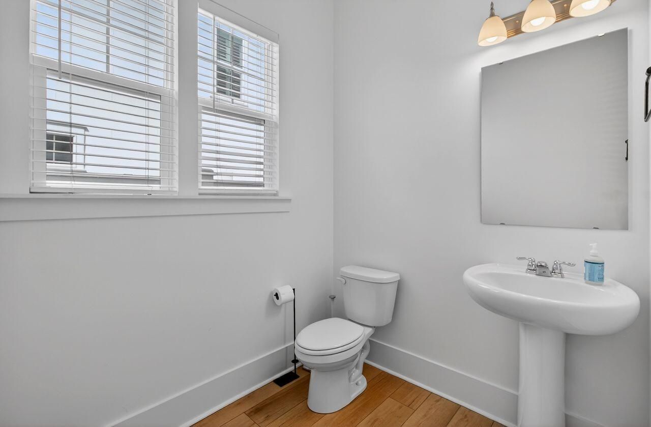 200 Symphony Avenue Photo 21