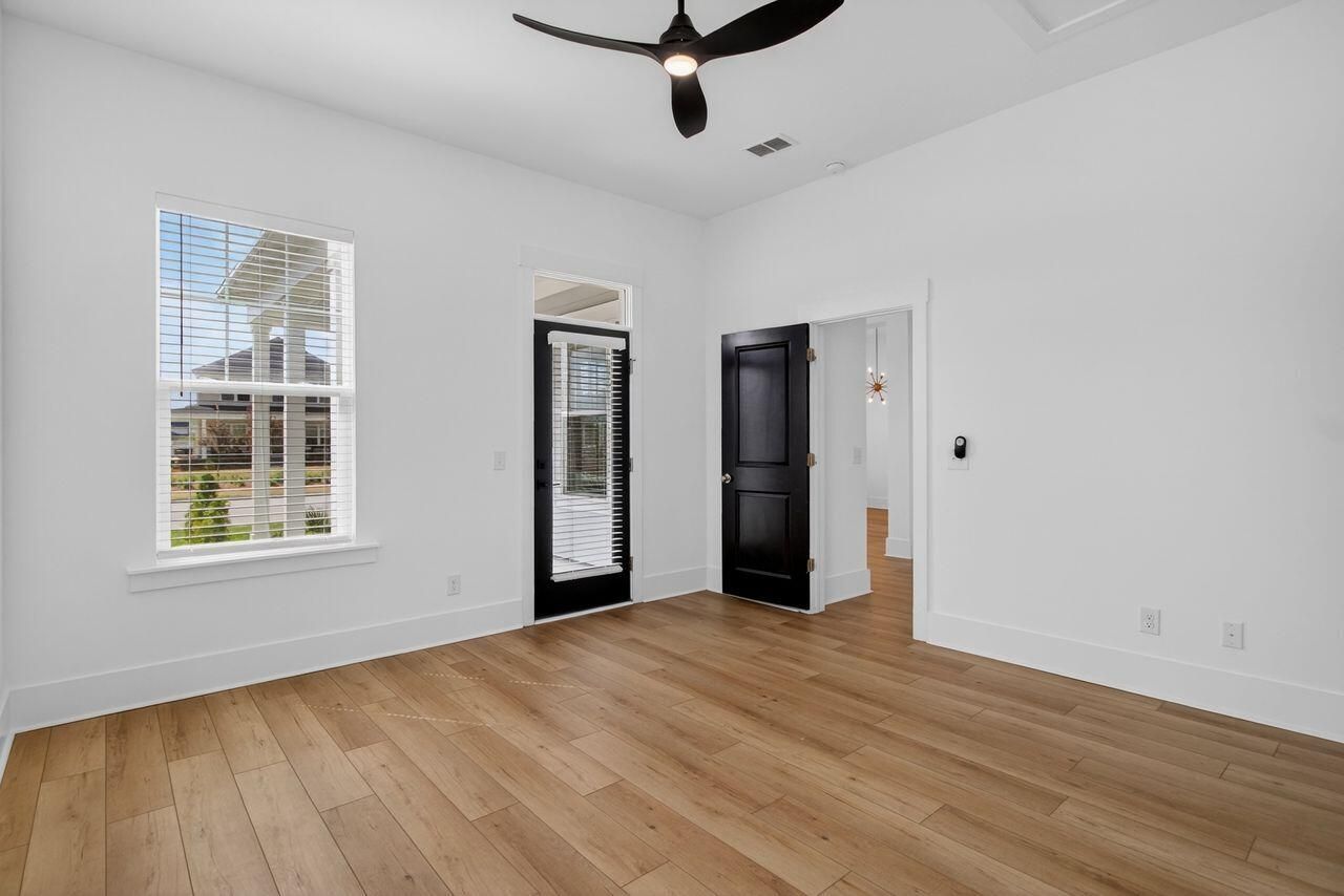 200 Symphony Avenue Photo 25