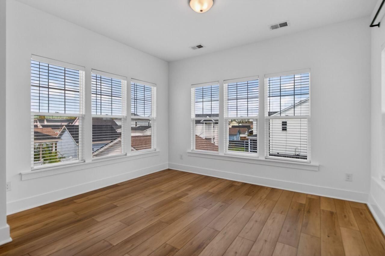 200 Symphony Avenue Photo 30