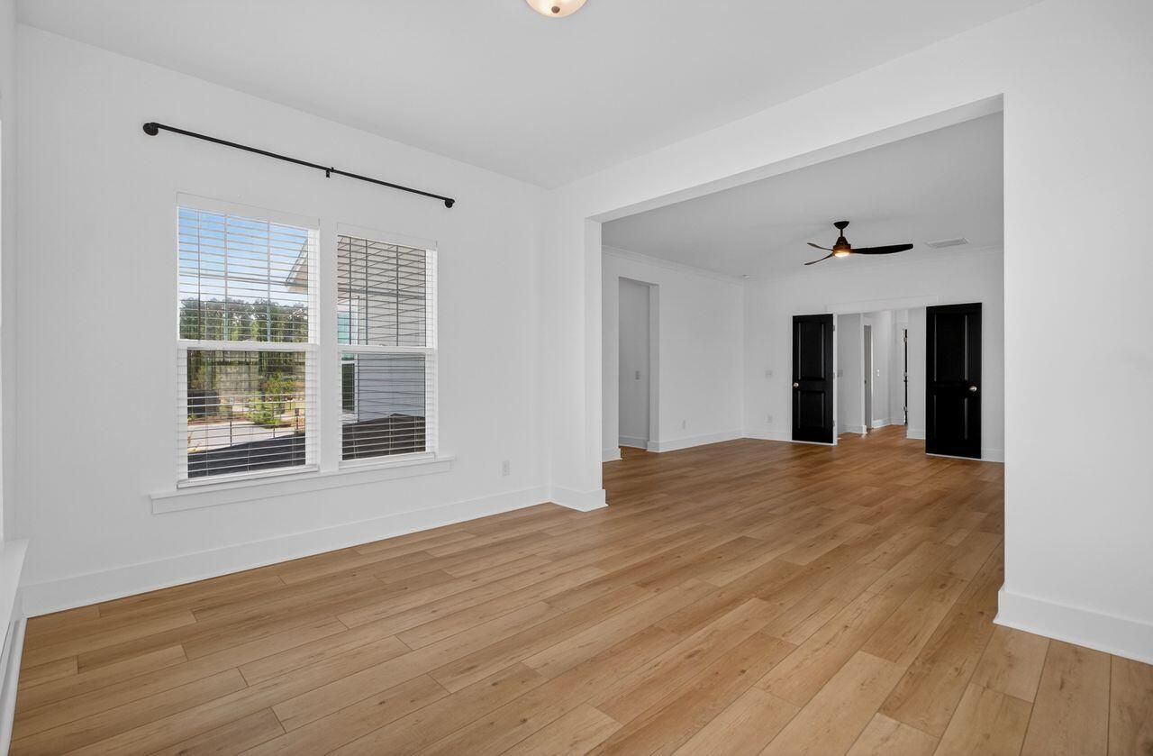 200 Symphony Avenue Photo 31