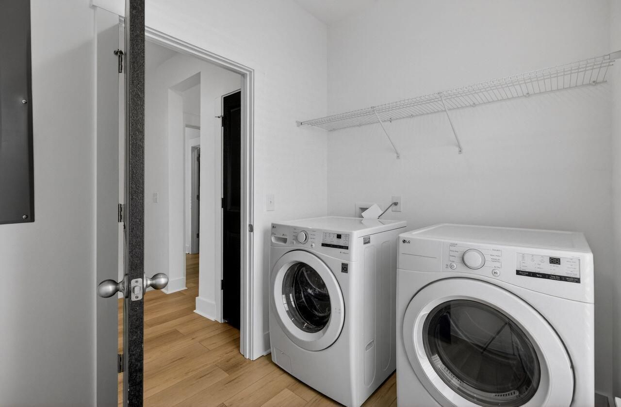 200 Symphony Avenue Photo 35