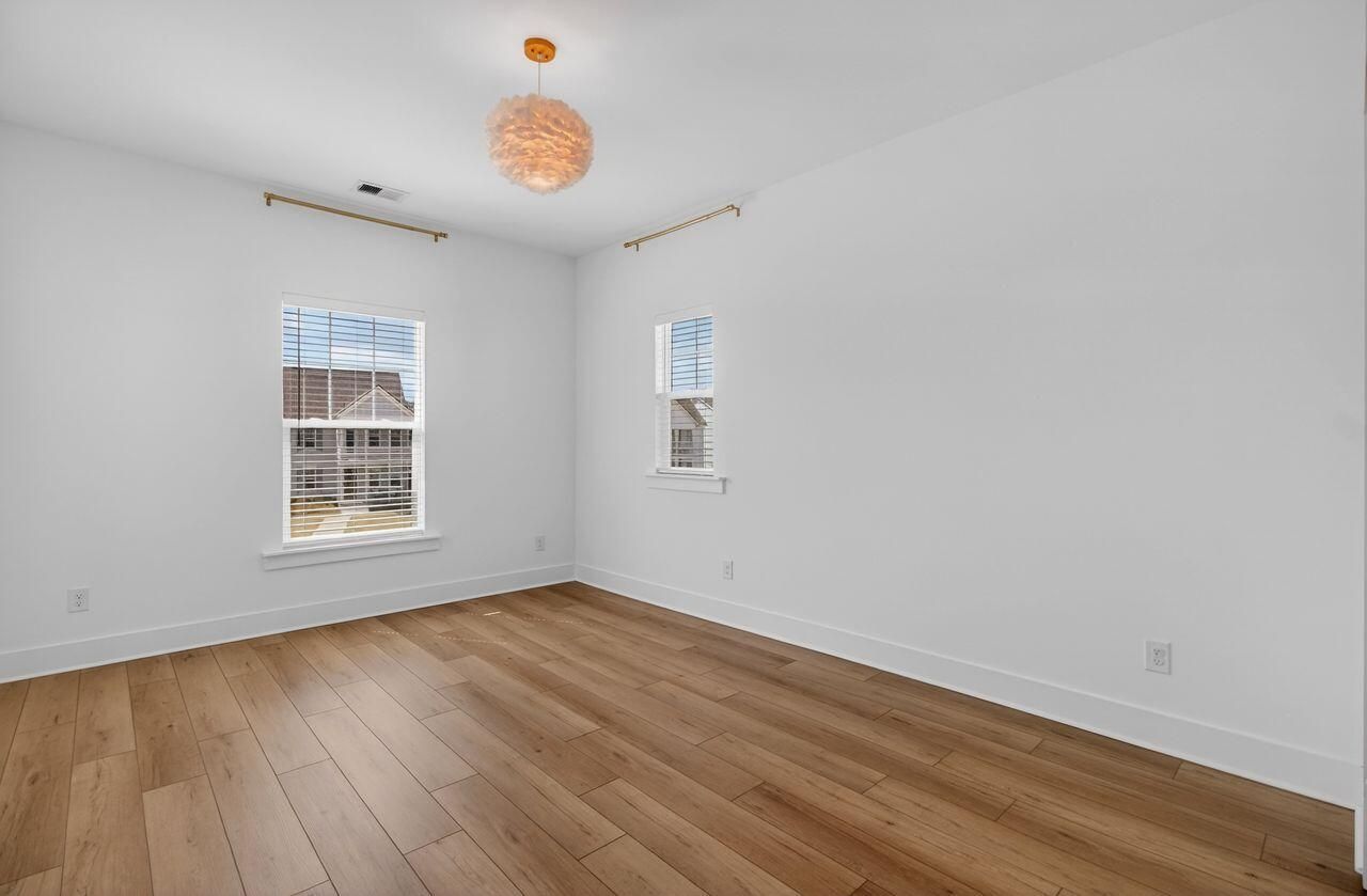 200 Symphony Avenue Photo 38