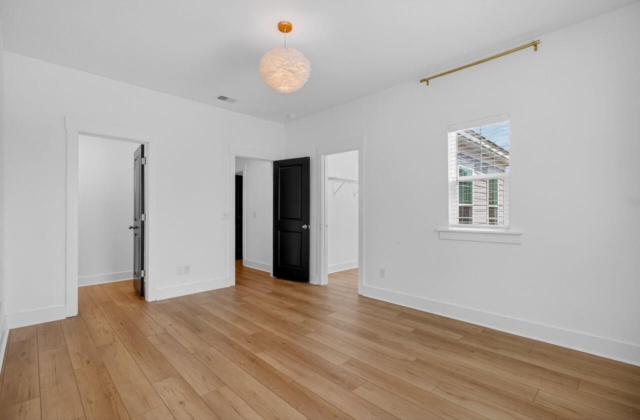 200 Symphony Avenue Photo 38