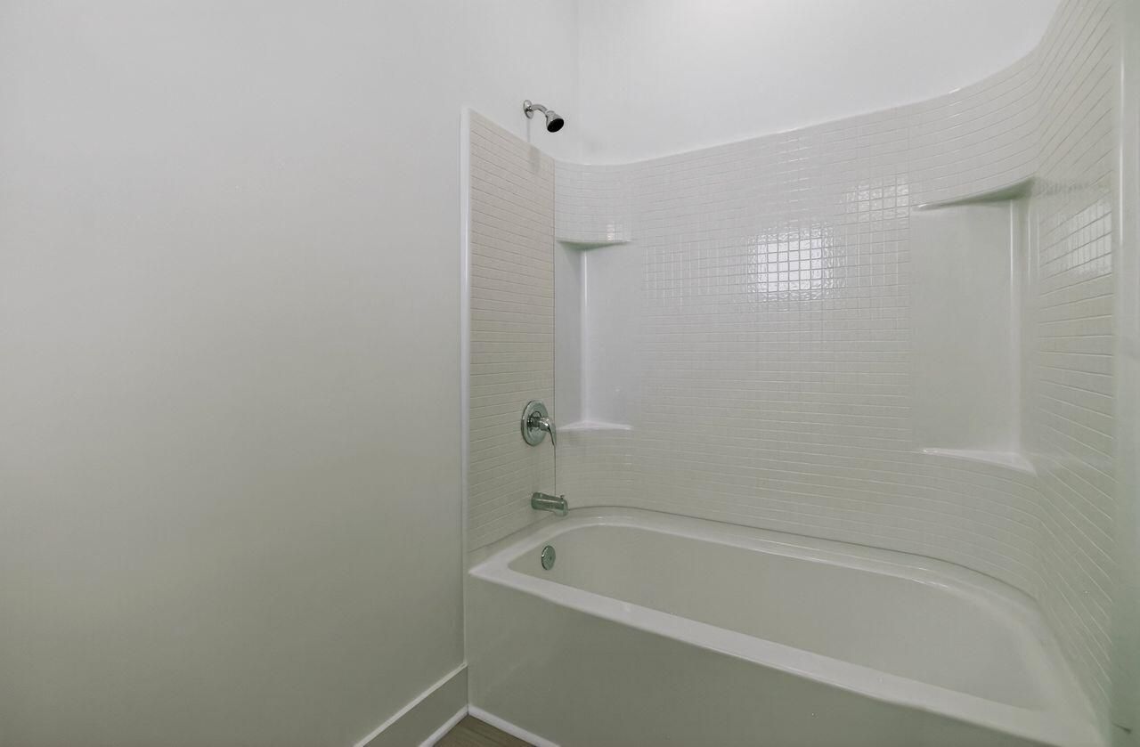 200 Symphony Avenue Photo 42