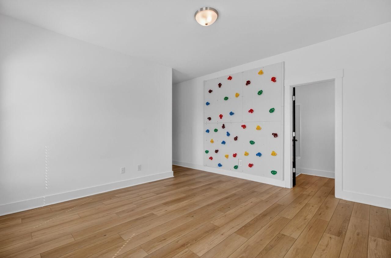 200 Symphony Avenue Photo 42