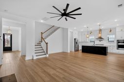 200 Symphony Avenue photo 4