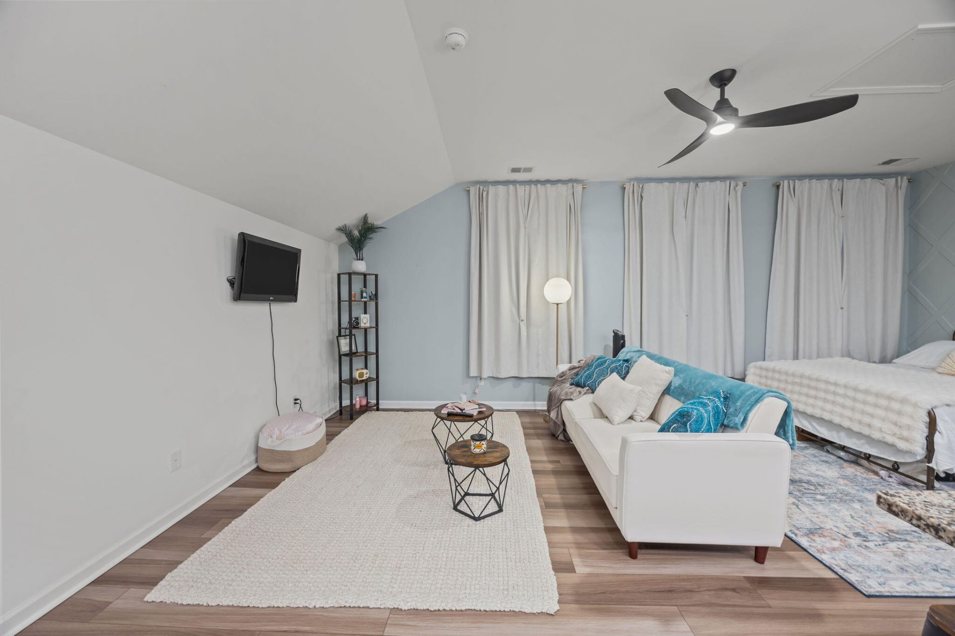 200 Symphony Avenue Photo 61