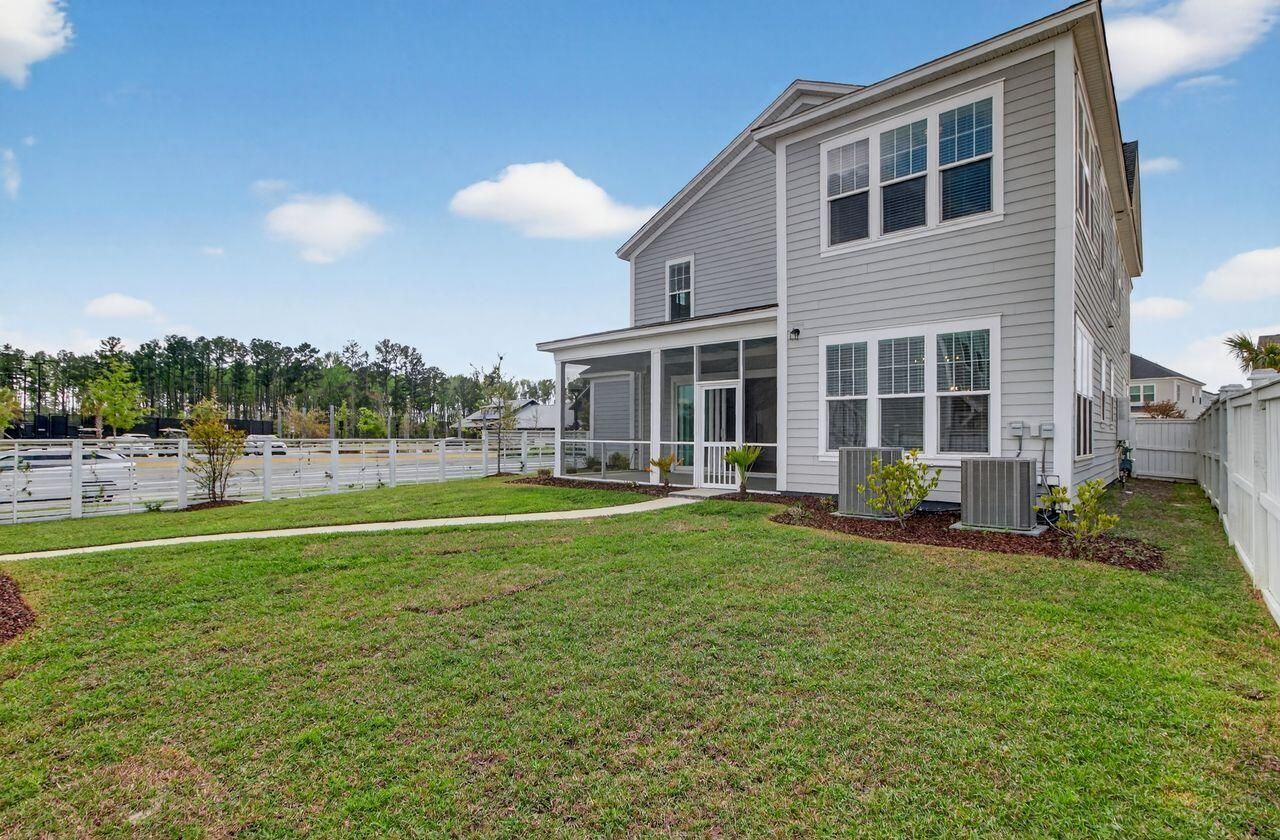 200 Symphony Avenue Photo 63