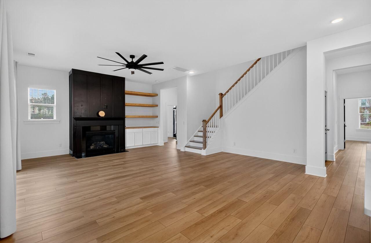 200 Symphony Avenue Photo 9