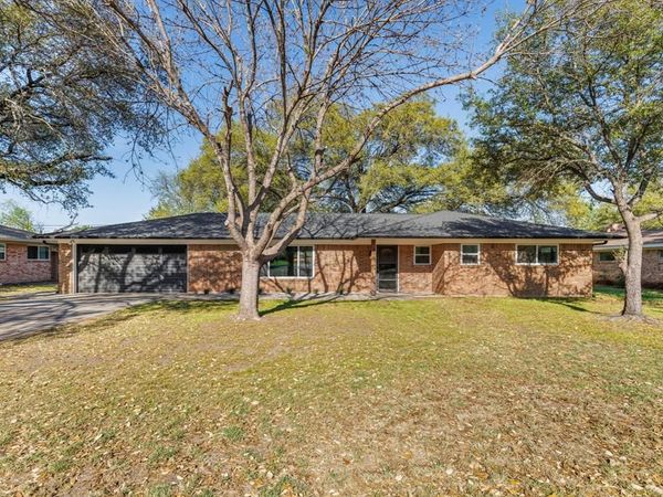 417 Cranbrook Drive , Woodway, TX 76712