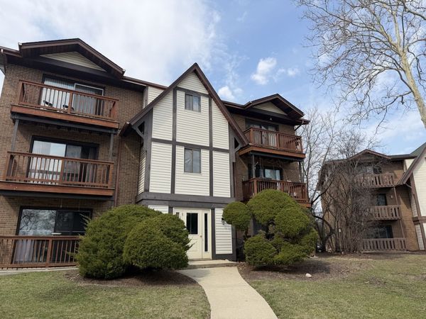 1130 Chalet Drive , Unit 3N, Darien, IL 60561