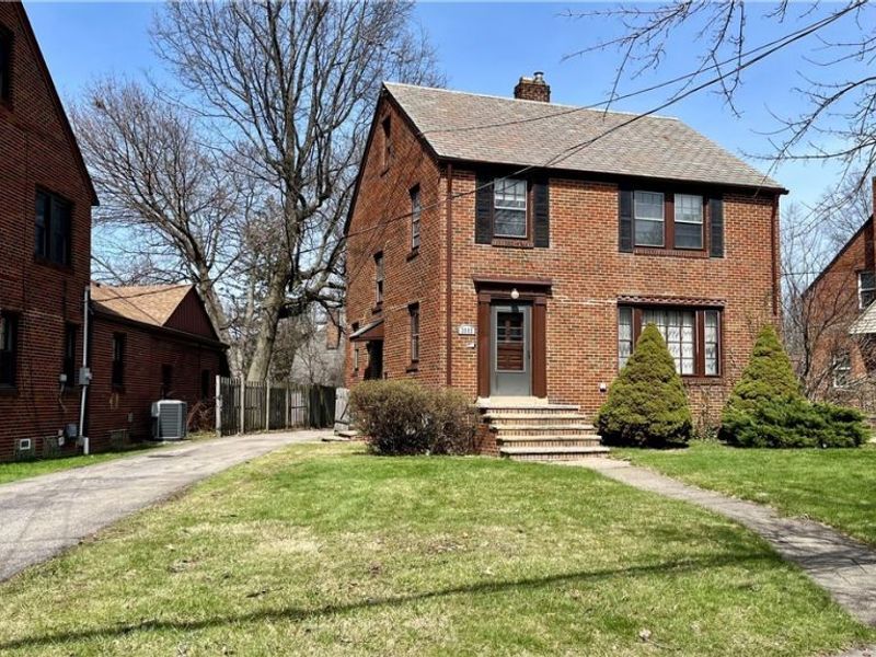 3965 Monticello Boulevard, Cleveland Heights, OH 44121 Photo 2