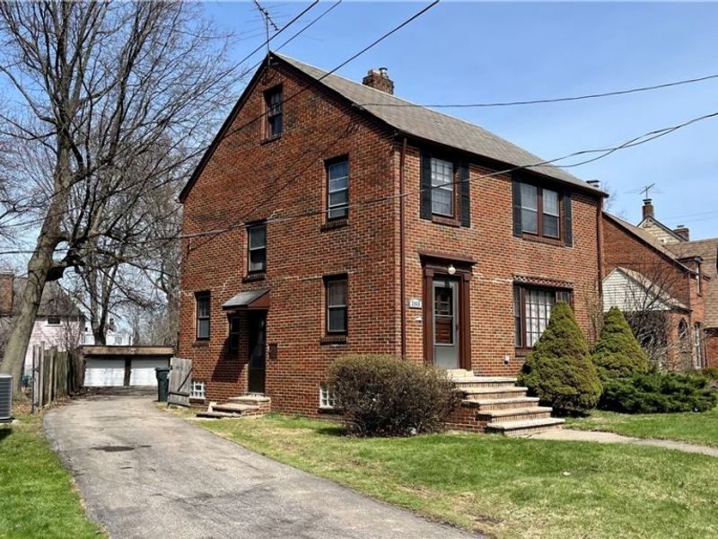 3965 Monticello Boulevard, Cleveland Heights, OH 44121 Photo 3