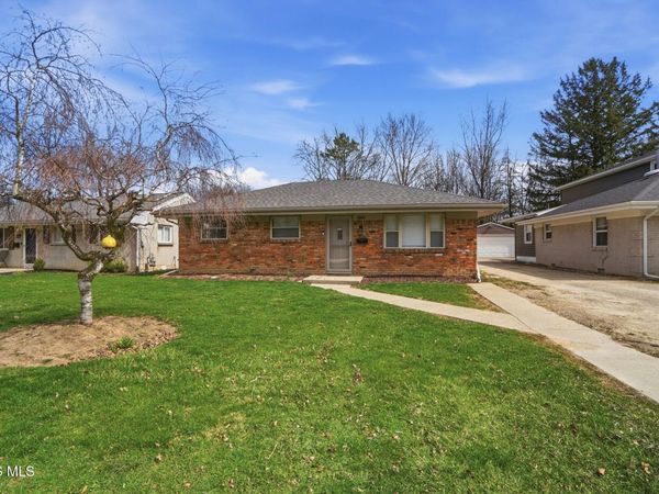 1001 Pine Street, Perrysburg, OH 43551