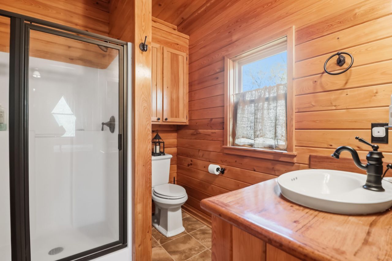 1384 Sandy Landing Lane Photo 17