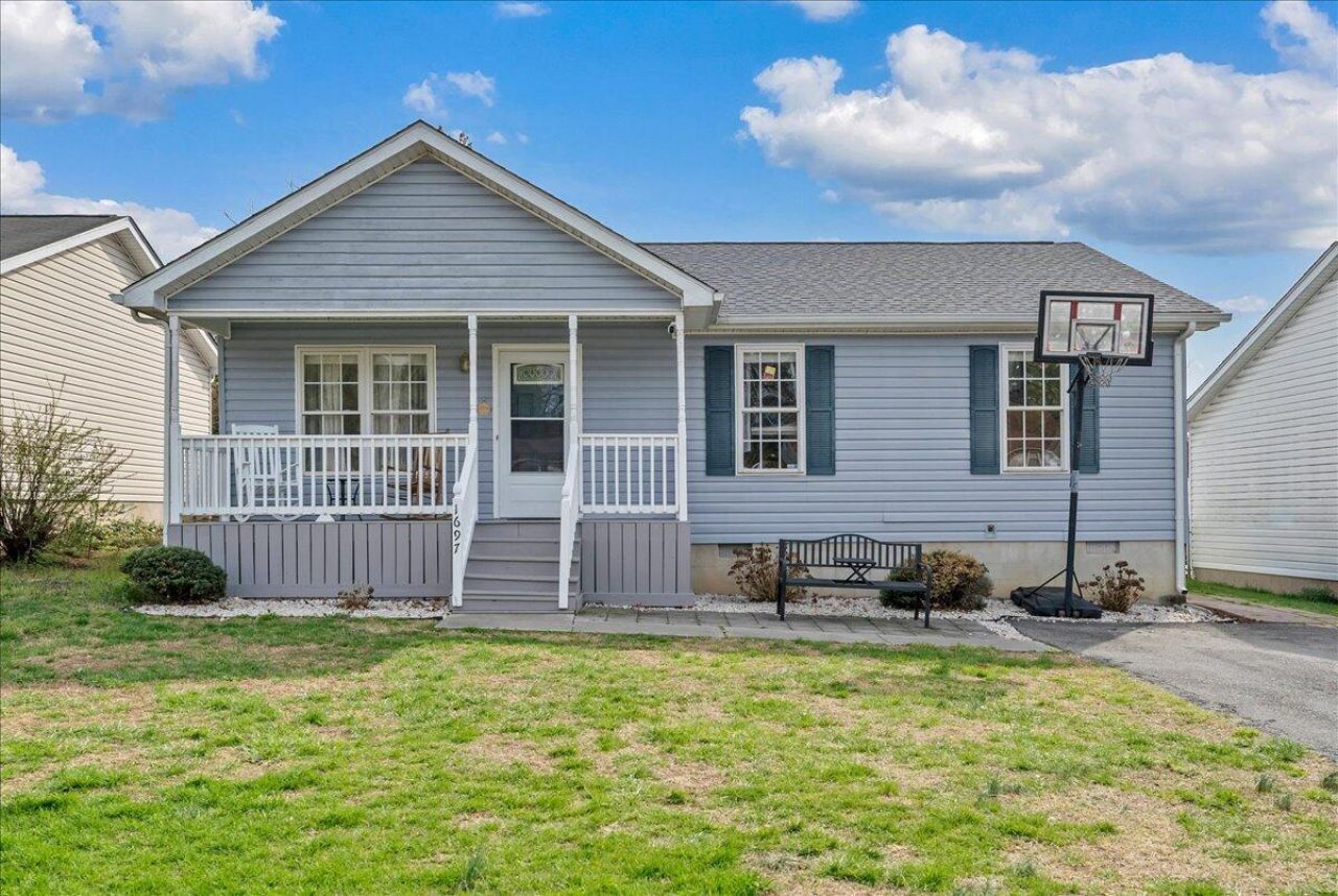 1697 Gordon Ave Se, Roanoke, VA 24014 Main Photo