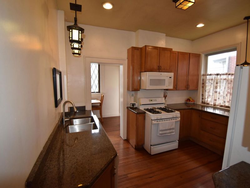 1815 Franklin Park, Unit S, Columbus, OH 43205 Photo 11