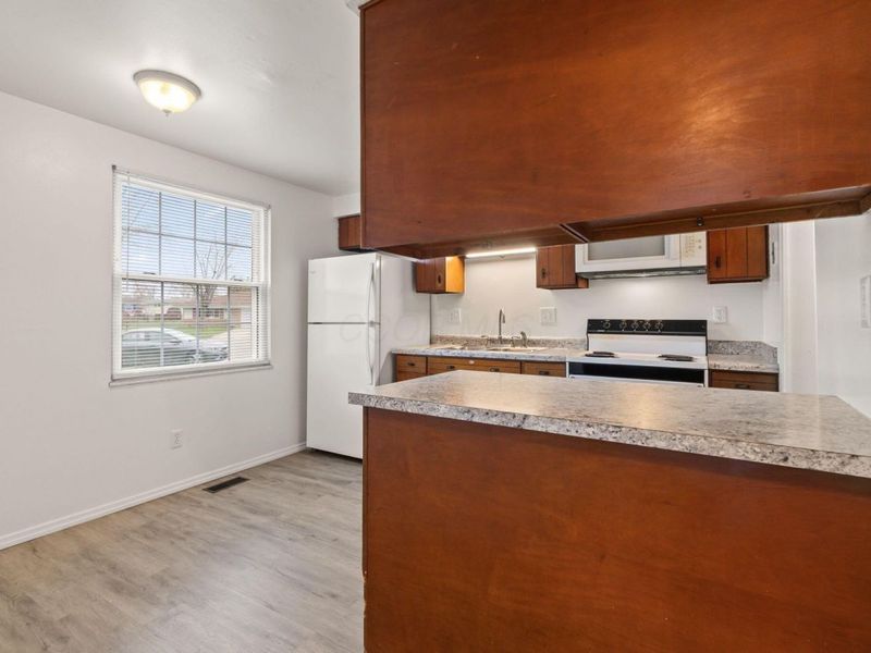 1108-1110 Cambridge Court, New Carlisle, OH 45344 Photo 11