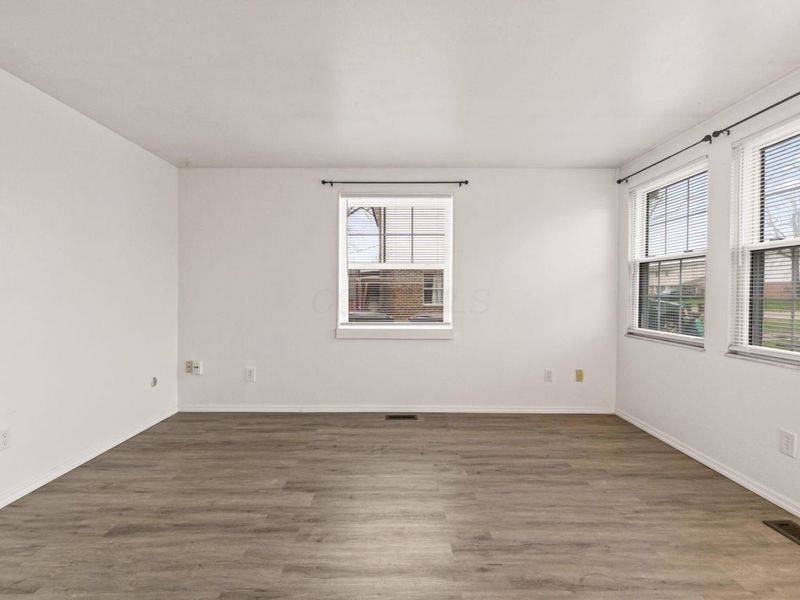 1108-1110 Cambridge Court, New Carlisle, OH 45344 Photo 8