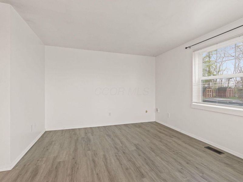 1108-1110 Cambridge Court, New Carlisle, OH 45344 Photo 9