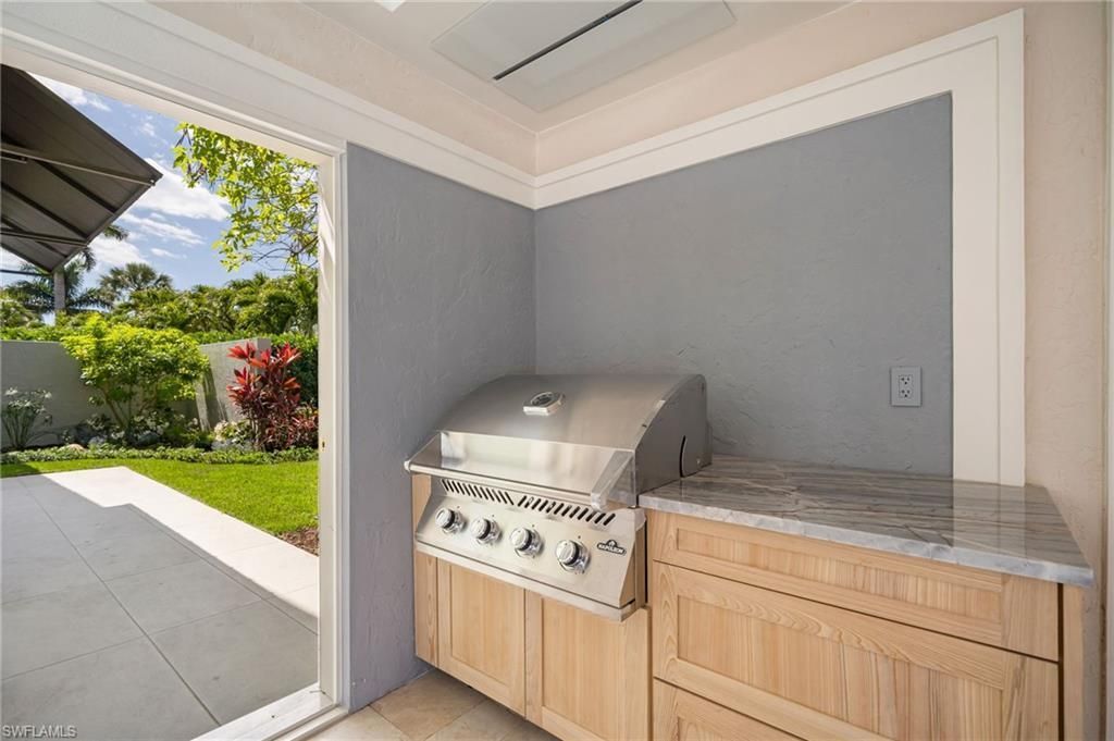 805 Lake Vista Ct, Naples, FL 34108 Photo
