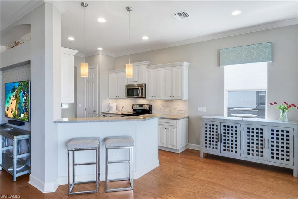 8835 Nautical Landing Cir, Unit 201, Naples, FL 34120 Photo