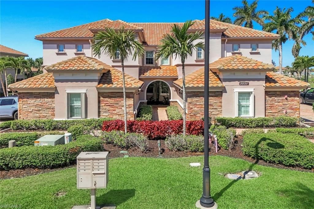 8835 Nautical Landing Cir, Unit 201, Naples, FL 34120 Photo