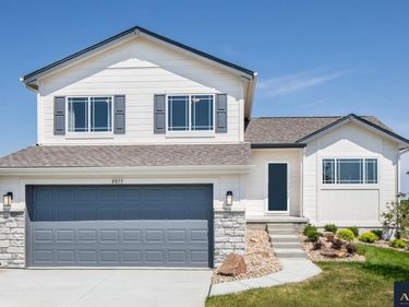 8013 N 113 Street, Omaha, NE 68142