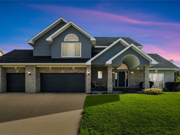 2620 Silver Oak Trl , Marion, IA 52302