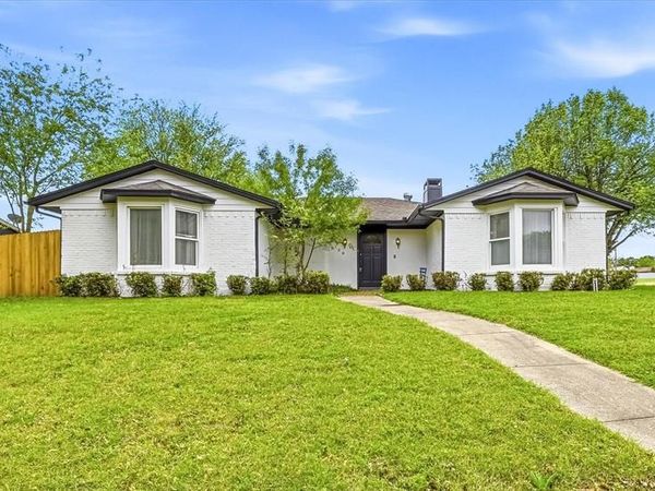 100 Faircrest Drive, DeSoto, TX 75115