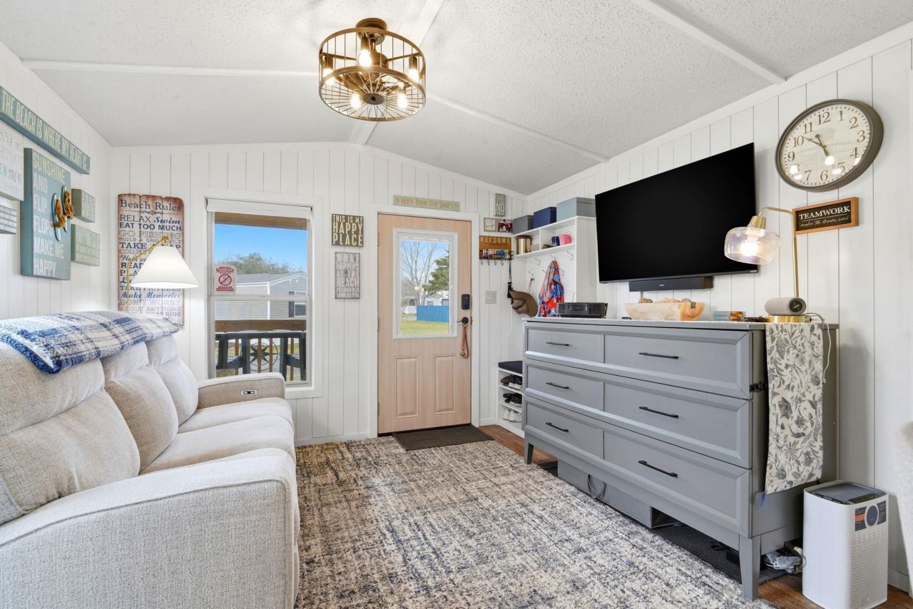 1413 Circle Dr. Photo 12