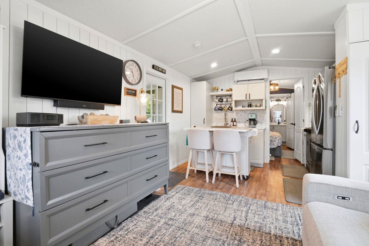 1413 Circle Dr. Photo 13