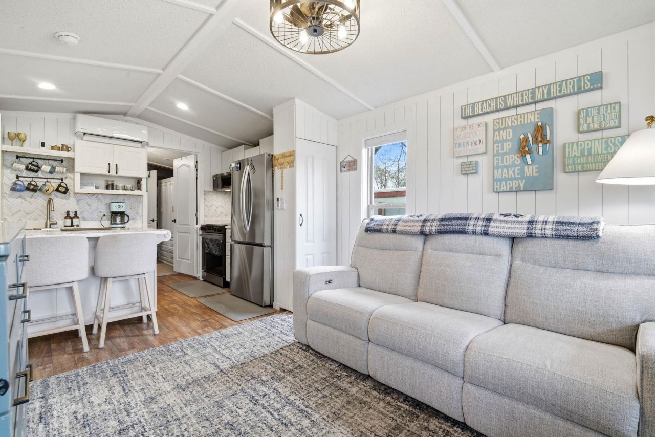 1413 Circle Dr. Photo 14