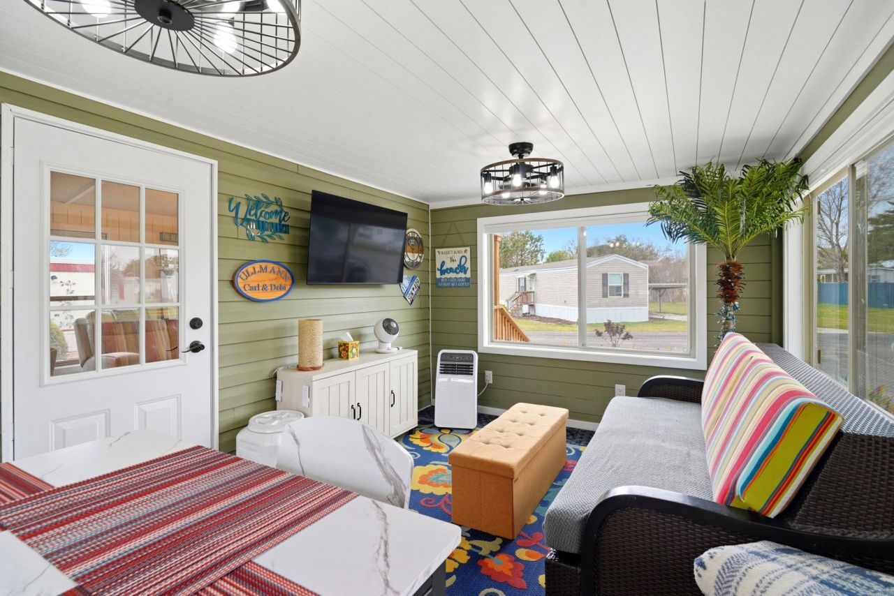 1413 Circle Dr. Photo 19