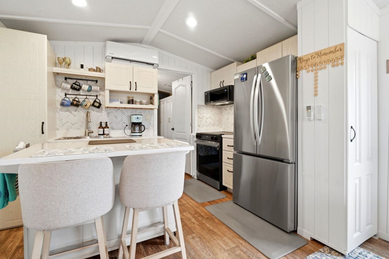 1413 Circle Dr. Photo 5
