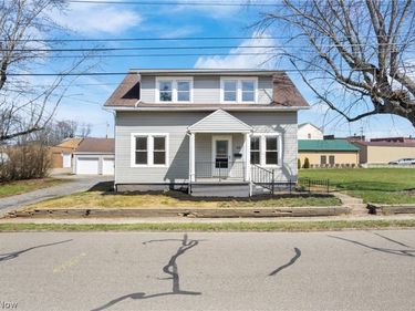 42 Ohio Street SW, Navarre, OH 44662