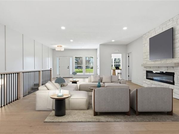 1412 NE Ernest Way, Lee's Summit, MO 64086