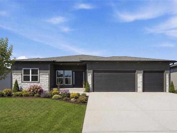 1412 NE Ernest Way, Lee's Summit, MO 64086