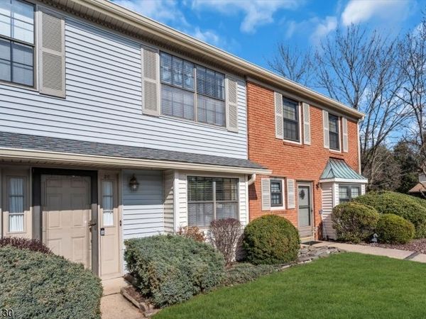 36 Carlisle Ct, Franklin, NJ 08873