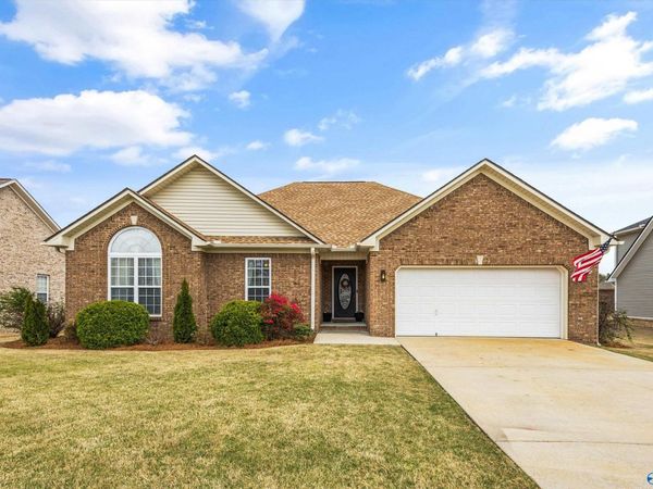 103 Red Sunset Circle, Owens Cross Roads, AL 35763