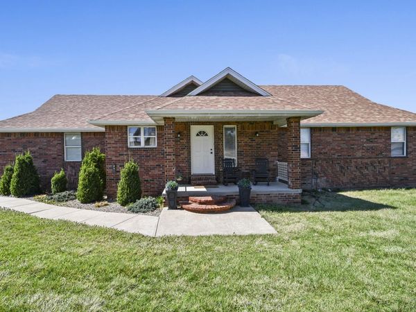 861 Country Meadows Road , Highlandville, MO 65669