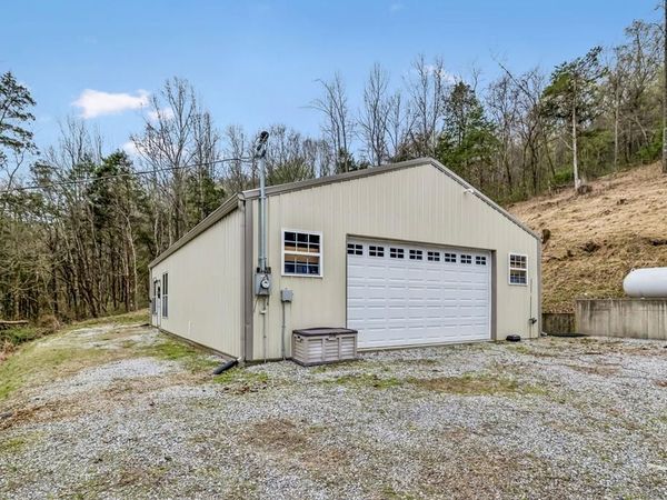 18 York Lane, Elmwood, TN 38560