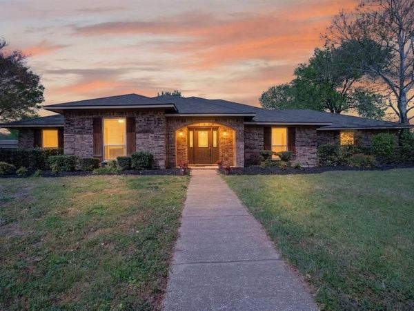 102 Royal Oaks Drive, Greenville, TX 75402