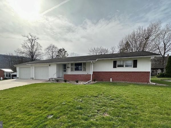 220 E SIMPSON STREET , BEDFORD, PA 15522