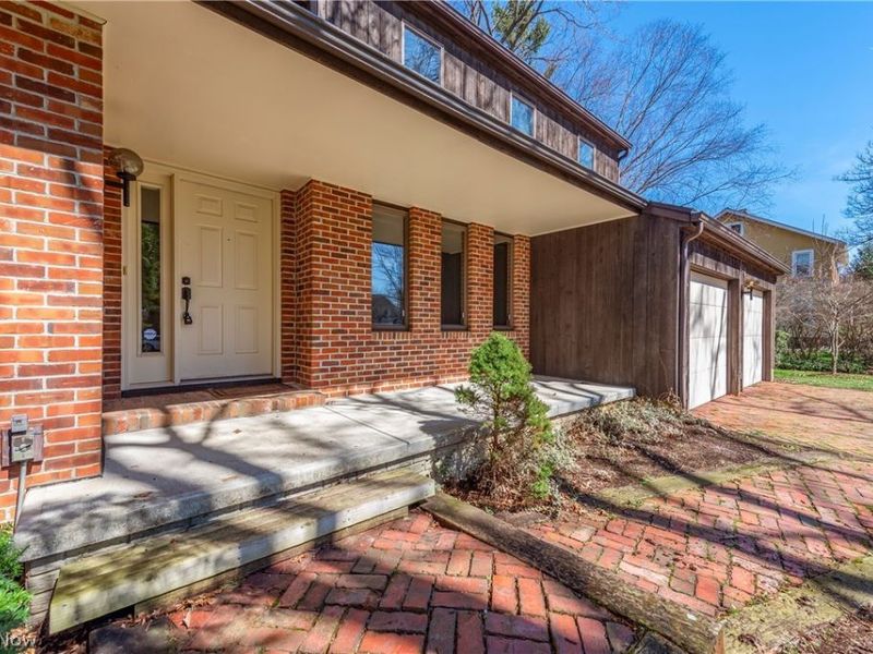 340 Edgemeer Place, Oberlin, OH 44074 Photo 2