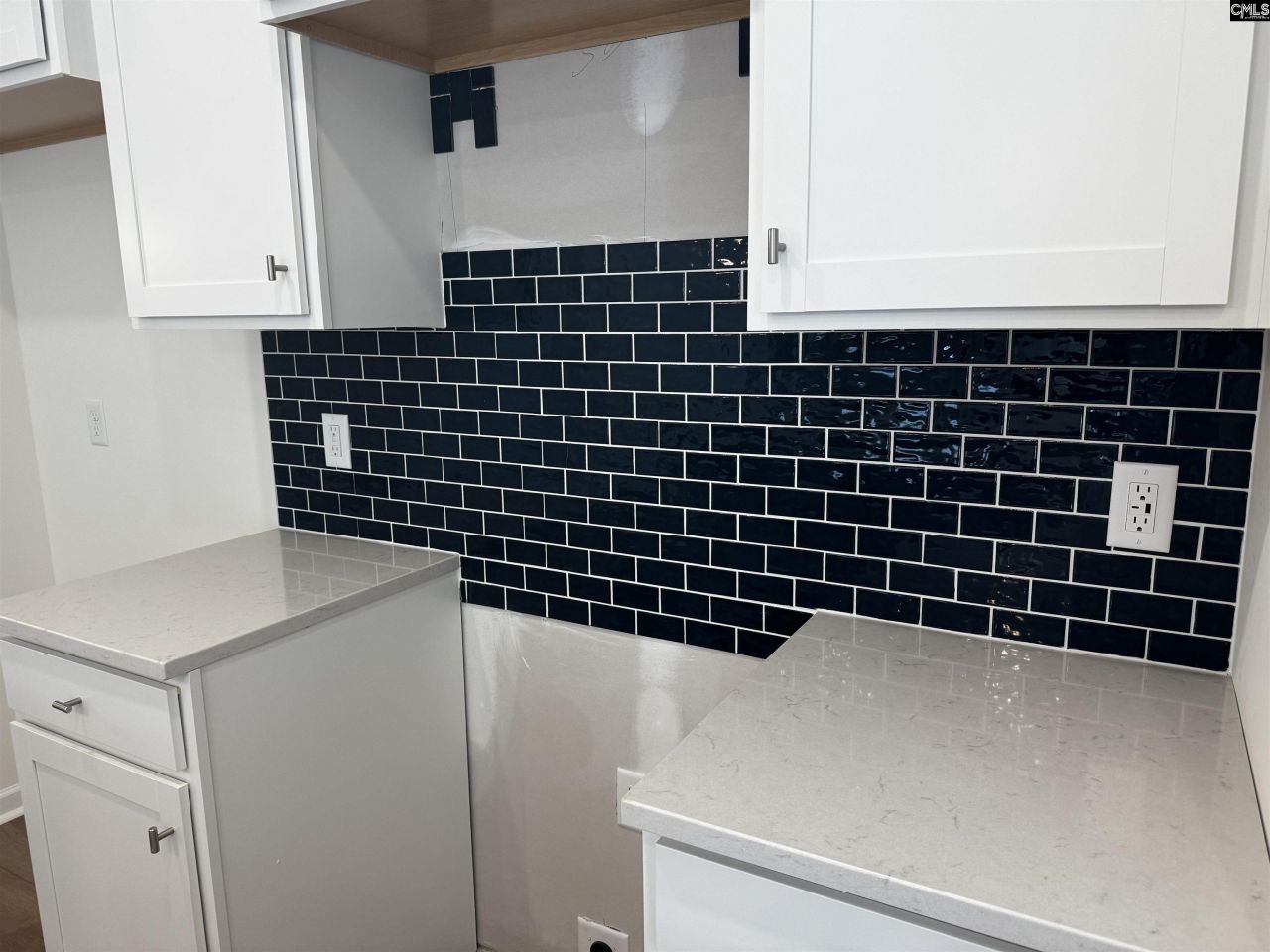 598 Griffon Drive  Photo 6