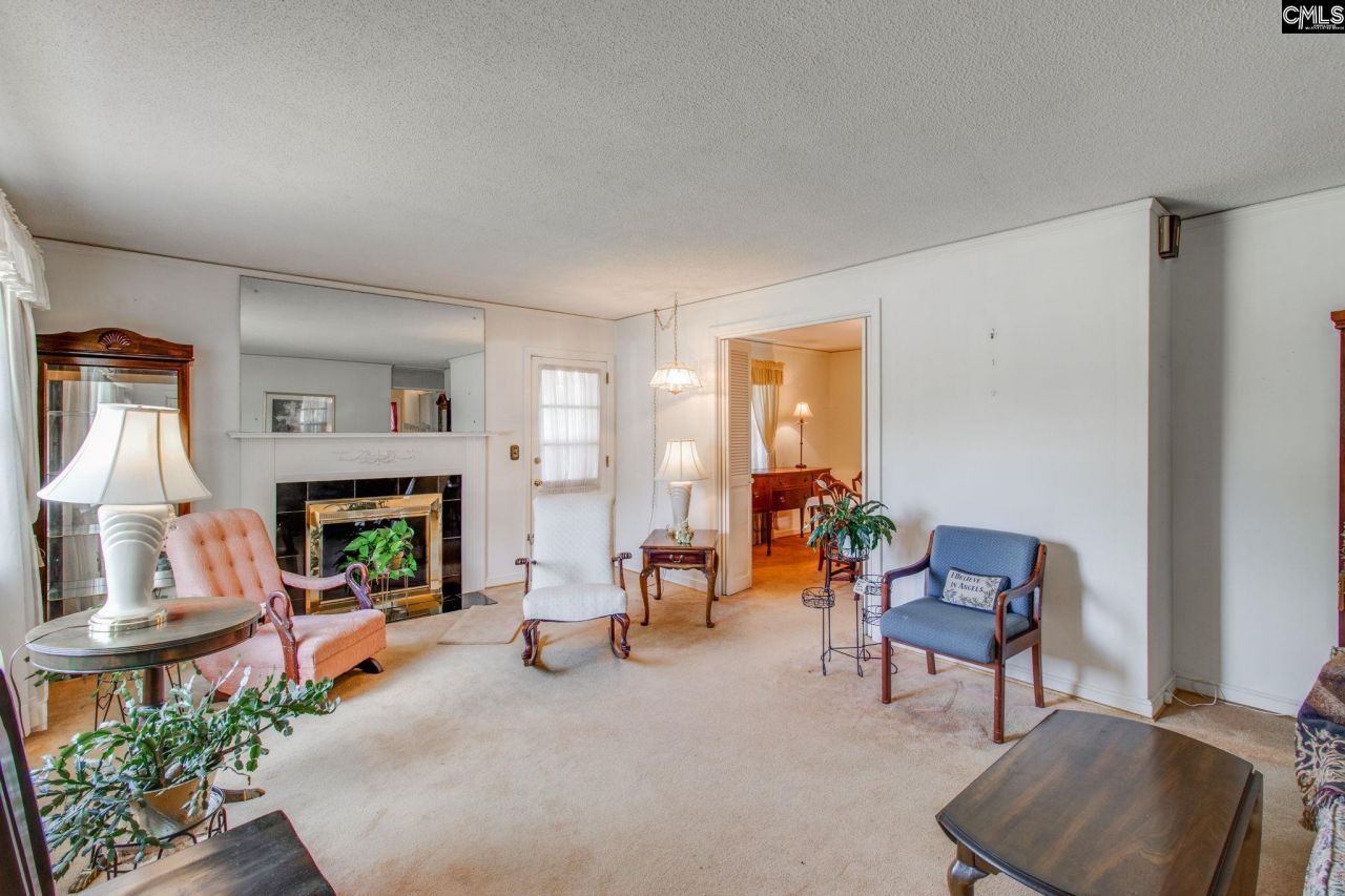 1016 Seminole Drive  Photo 10